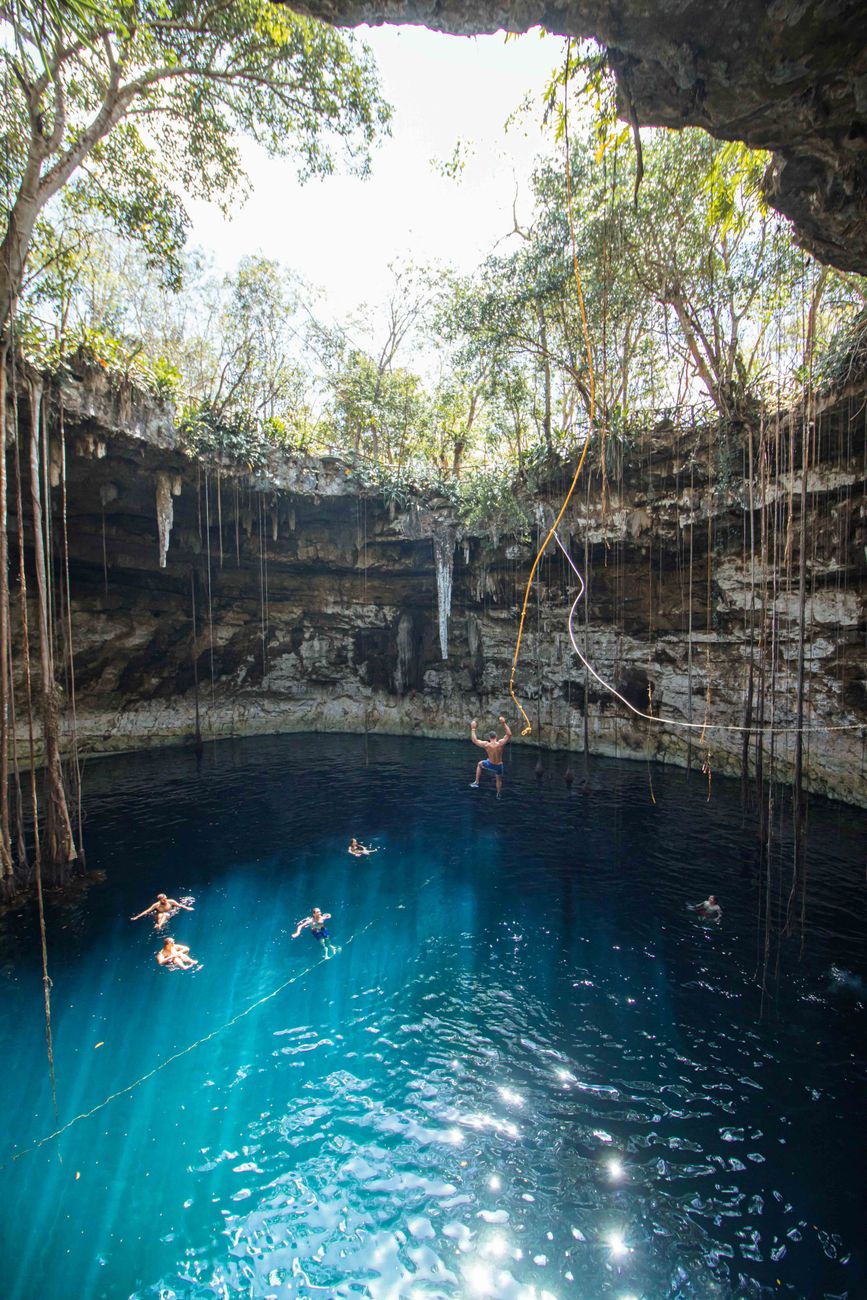 Cenote sagrado en la península de Yucatán